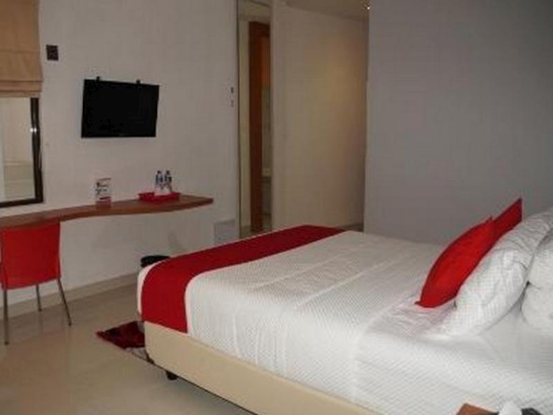 Cleo Family Hotel 2*